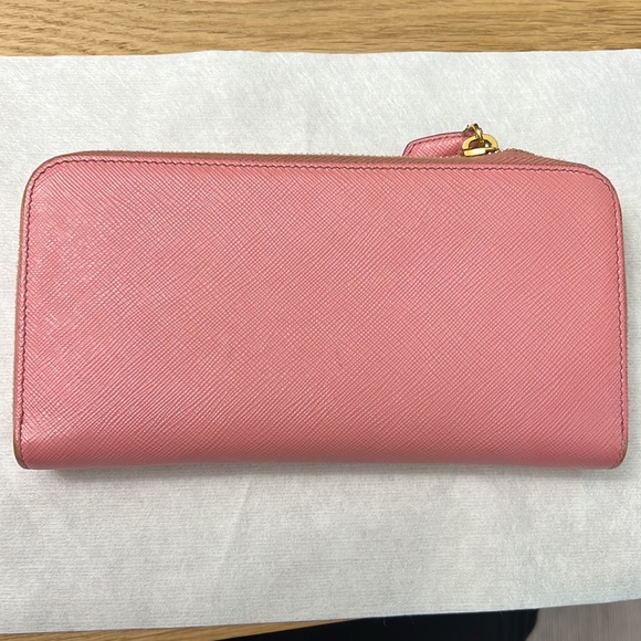 Prada Authentic pink wallet - Picture 2 of 8